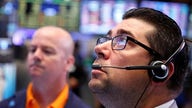 Wall St Falls as Fed Officials Hint at Sept Rate Hike