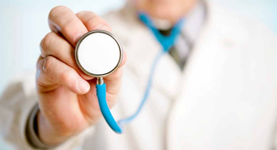 071708_doctor_stethescope