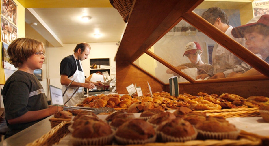 Bakery_Shop_Muffins_Worker_Young_Small_Business
