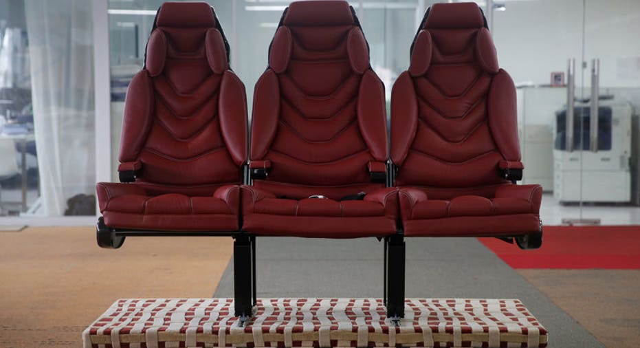 TECH-AIRLINES-ECONOMY