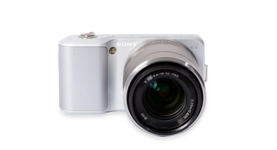 Sony NEX-3 Digital Camera with 18-55mm Lens