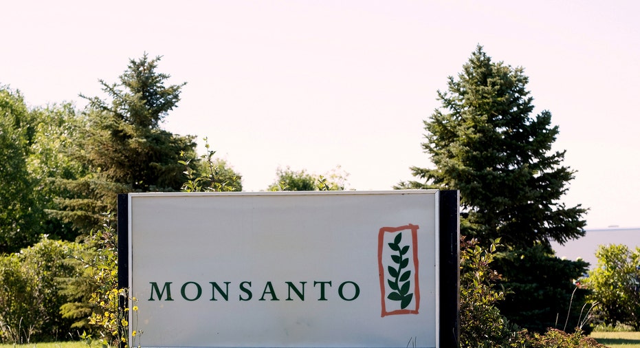Monsanto Logo RTR FBN