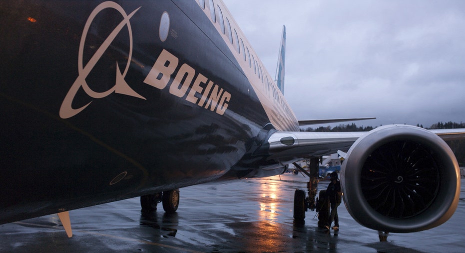 Boeing logo on plane FBN
