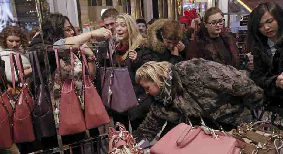 USA-HOLIDAYSHOPPING-HIRING