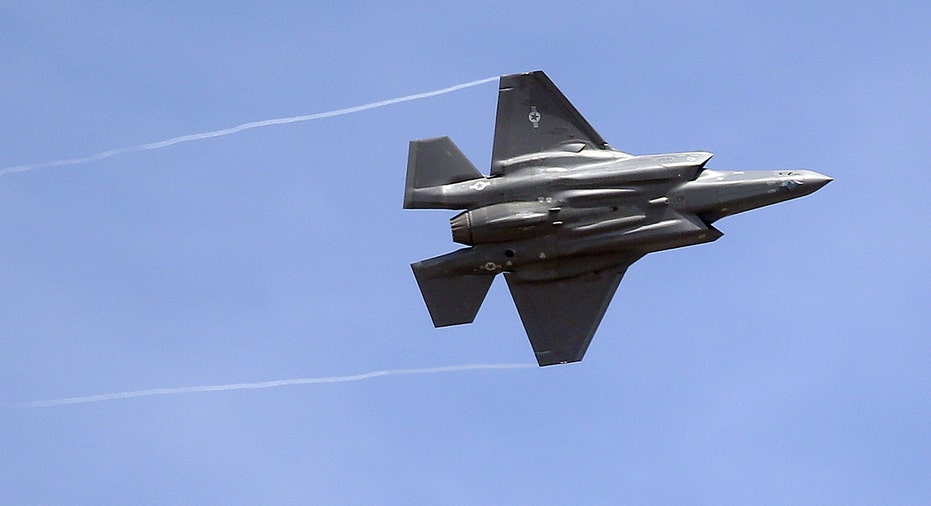 Lockheed Martin F-35 flying FBN AP