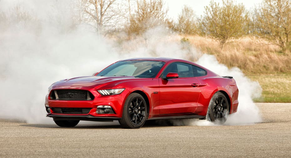 2016 Ford Mustang doing burnout FBN