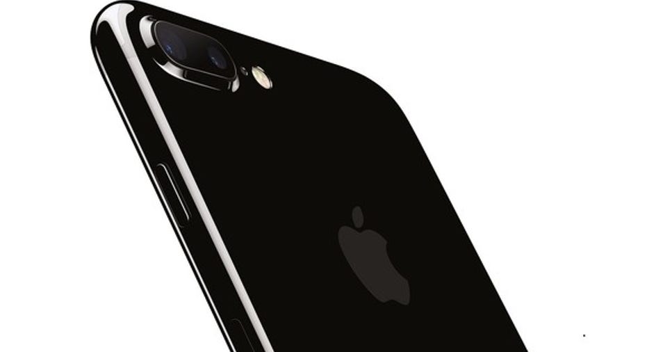 apple inc didnt include oled displays