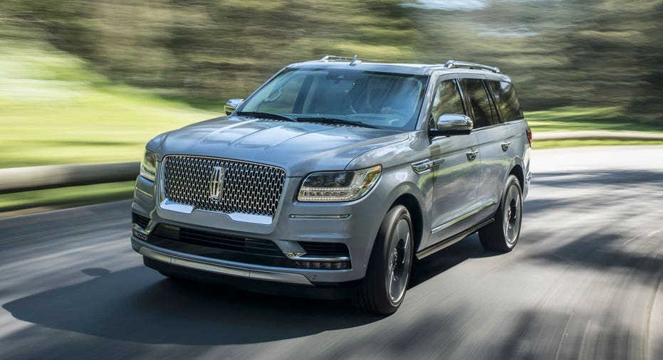 2018 Lincoln Navigator on road FBN