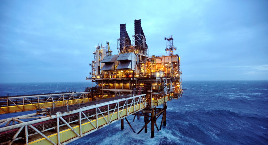 Deep ocean oil rig FBN