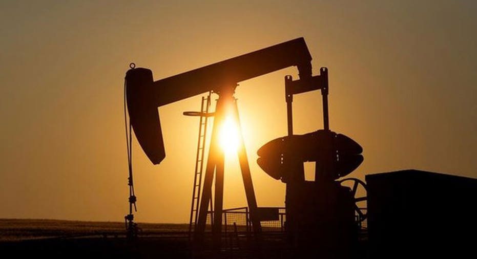 Oil Pump Rig REUTERS/Todd Korol/File Photo