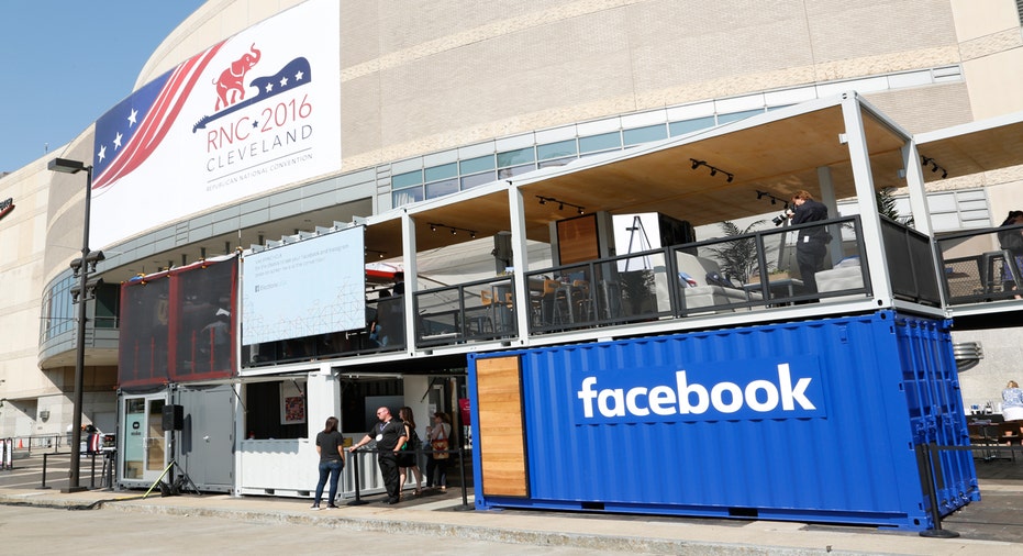 Facebook socializing at the convention 