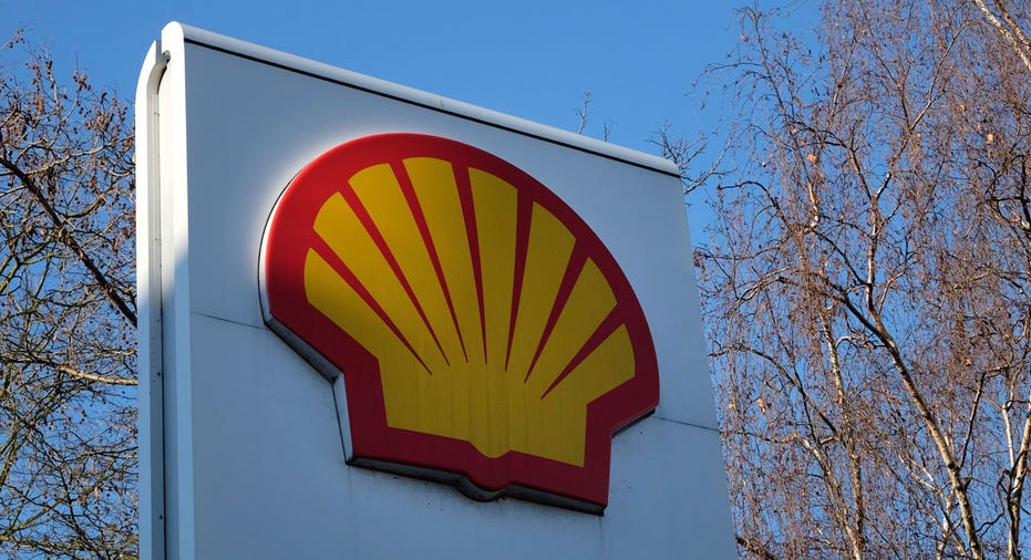 Royal Dutch Shell, Shell gas station logo on sign FBN AP