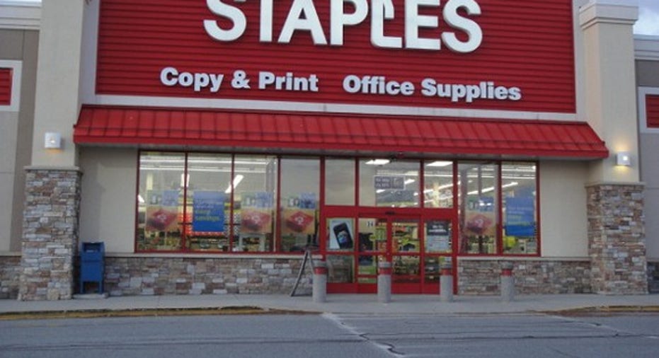 staples copy and print logo