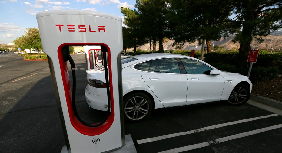 Tesla, Tesla charging station