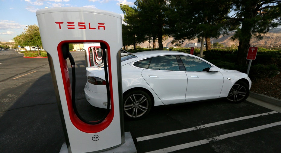 Tesla, Tesla charging station