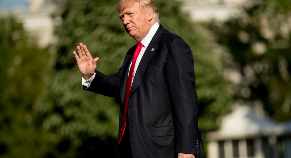 Trump_waving AP