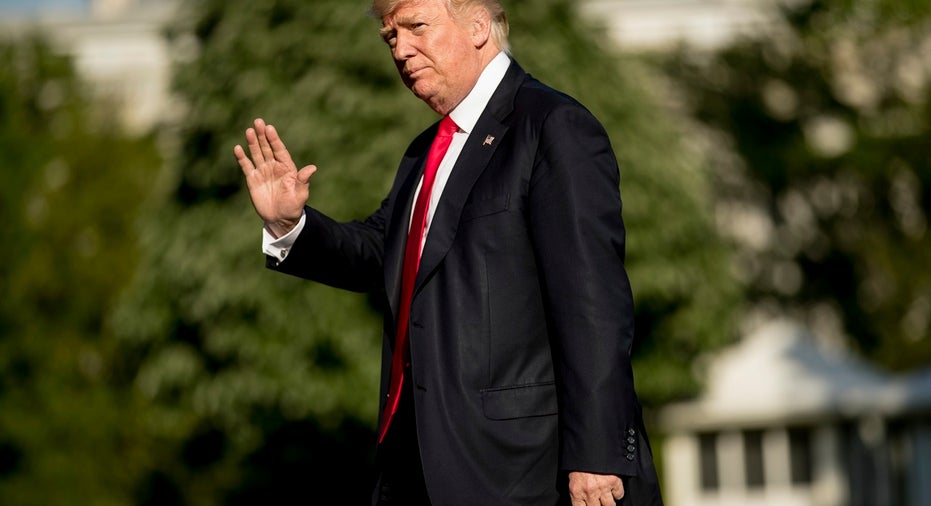 Trump_waving AP