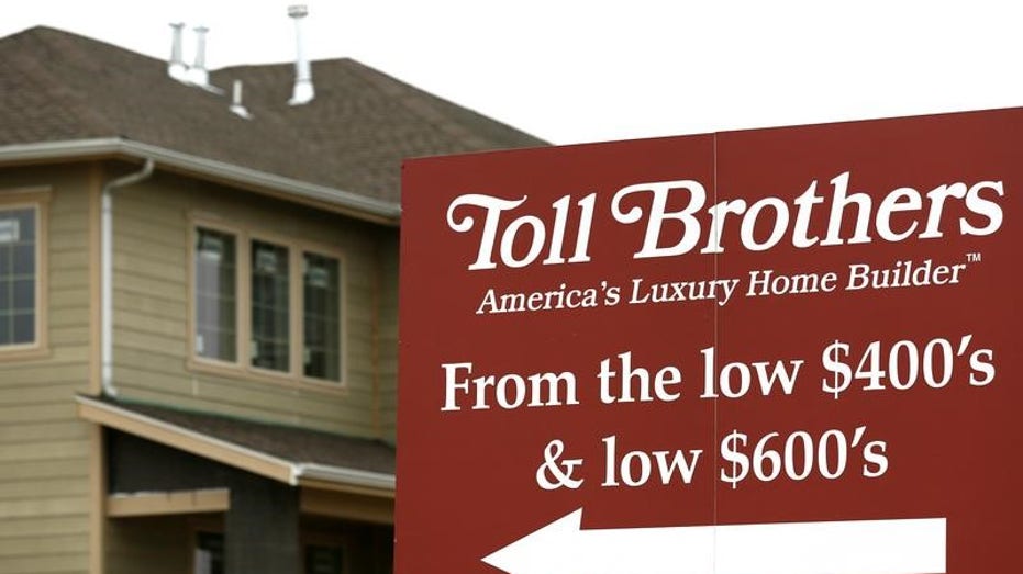 Toll Brothers luxury home builders hit record in new home contracts amid construction boom