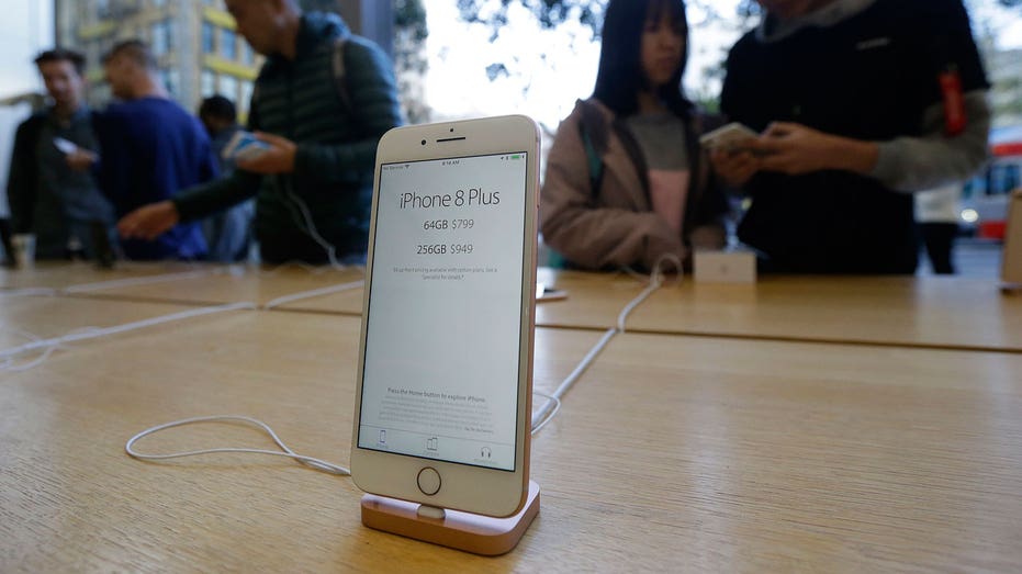 Apple iPhone 8 San Francisco store AP FBN