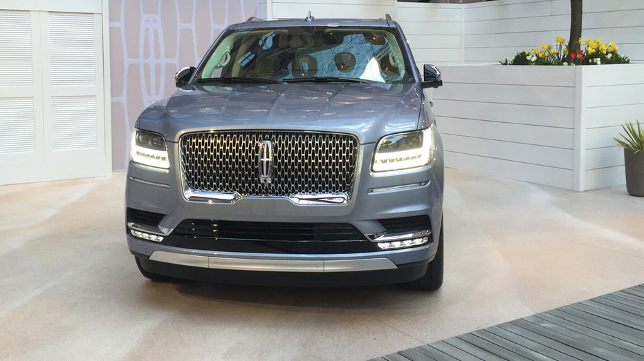 2018 Lincoln Navigator preview FBN