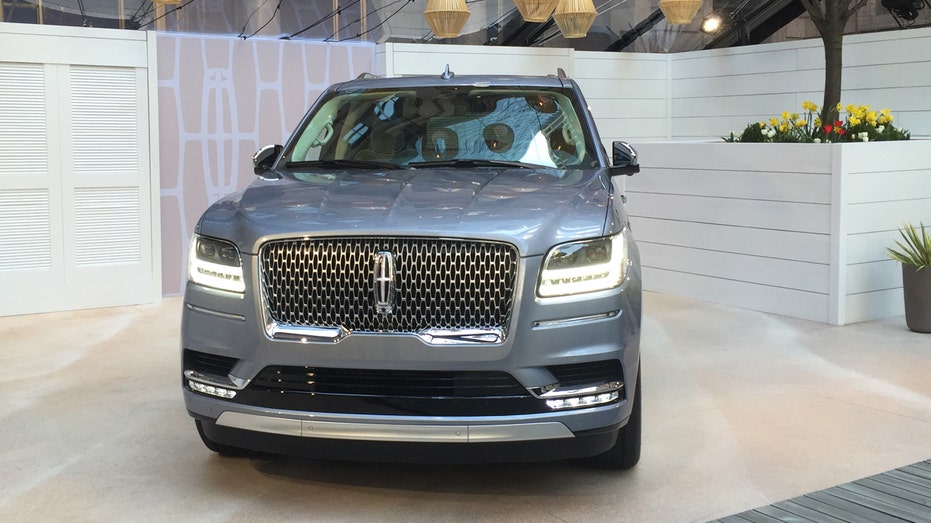 2018 Lincoln Navigator preview FBN