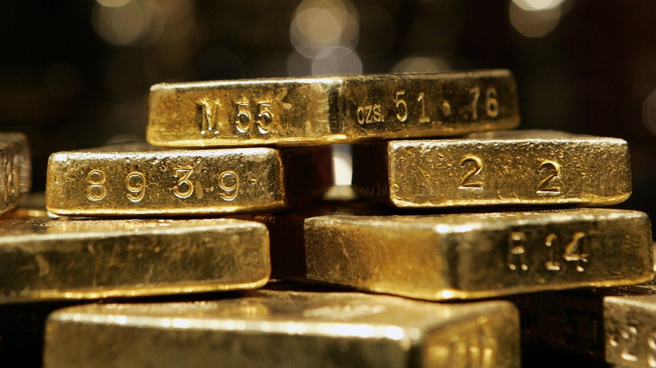 Gold set the worst performance in six years, stable over $ 1800
