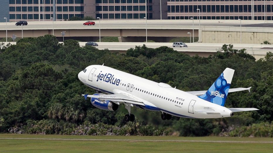 JetBlue Airbus Takeoff AP FBN