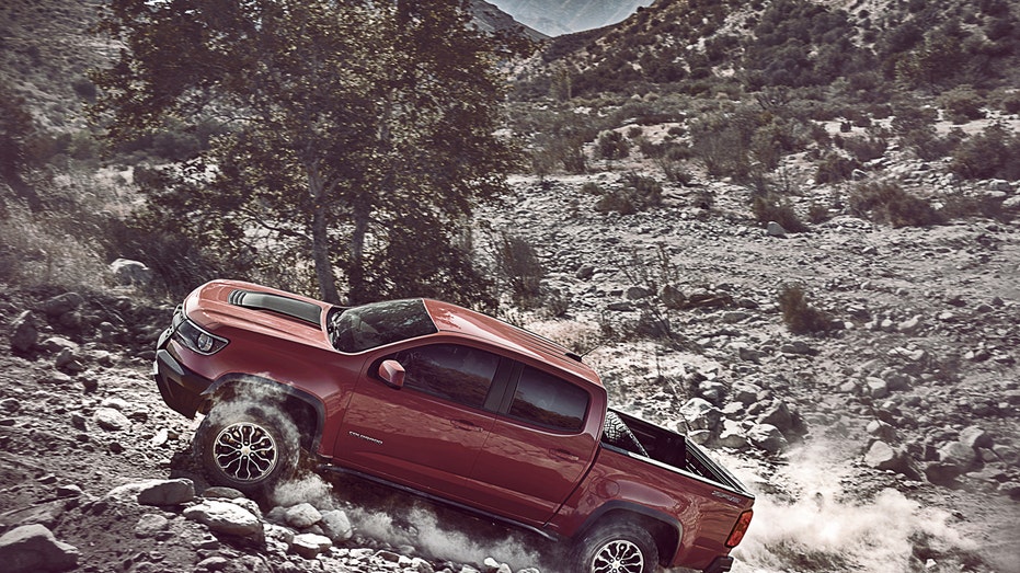 2017 Chevrolet Colorado ZR2 climbing rocks FBN