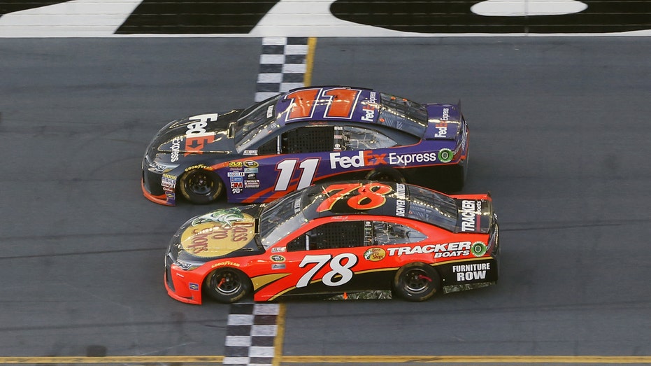 Daytona 500 2016 photo finish Denny Hamlin FBN