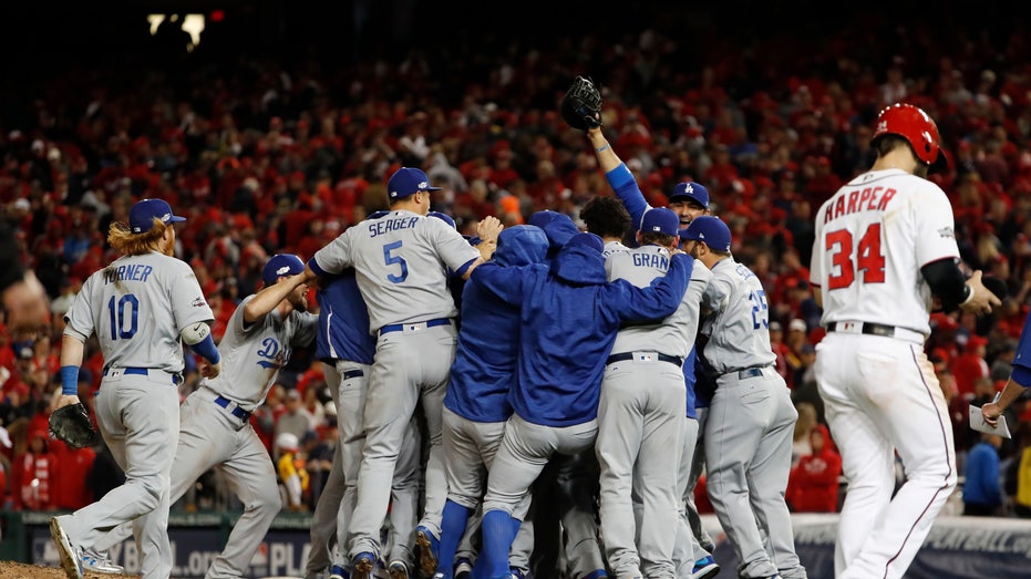 Dodgers celebrate NLDS win 2016 FBN