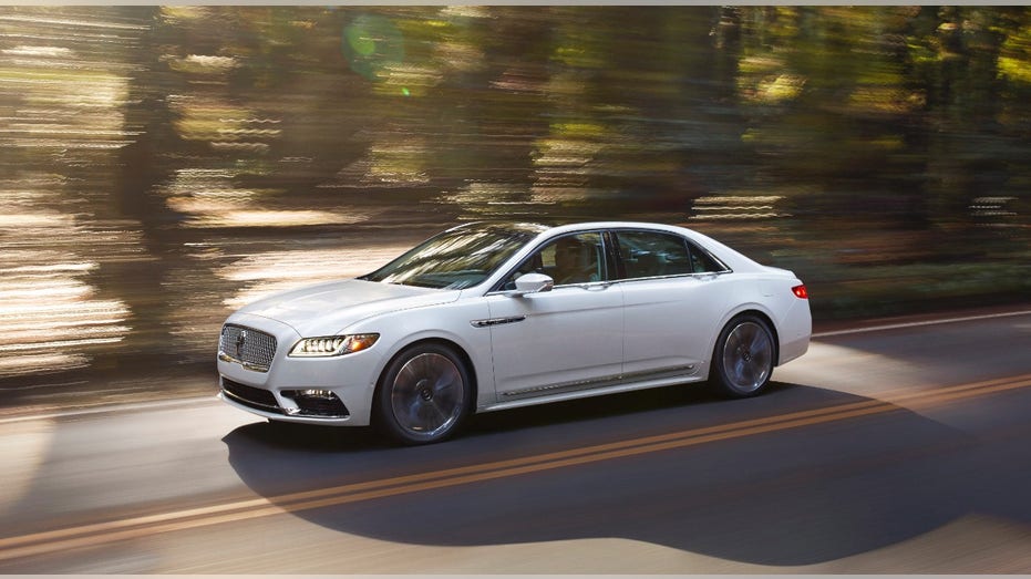 Lincoln Continental 2017 on road FBN