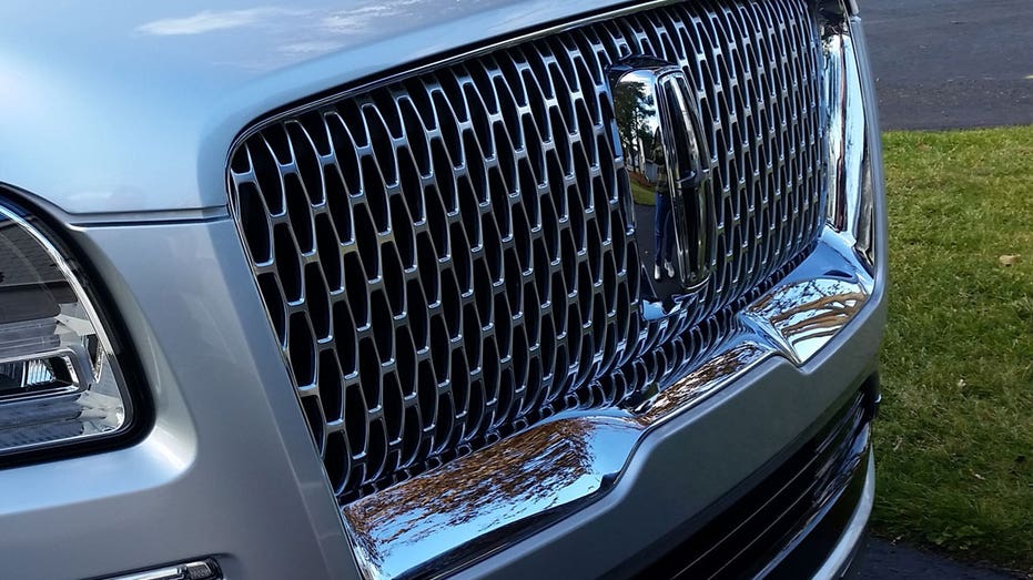 2018 Lincoln Navigator grille FBN