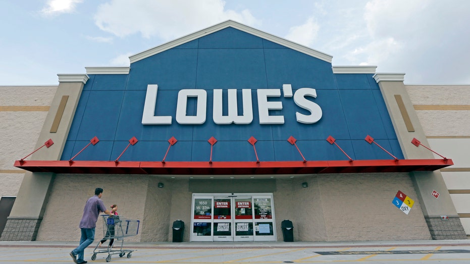 Lowe's store and customer FBN