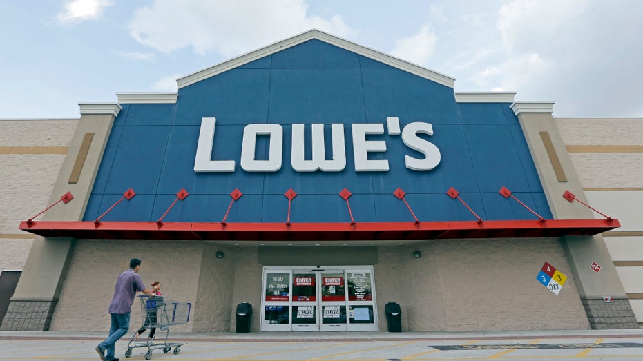 Lowe's store and customer FBN