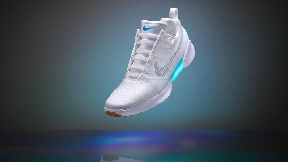 Nike HyperAdapt power laces white FBN