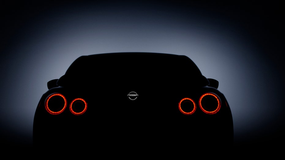 Nissan GT-R teaser image