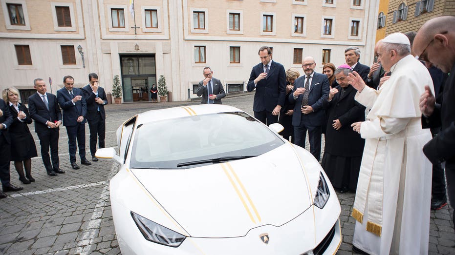 Pope Francis Lamborghini Huracan 2 AP FBN