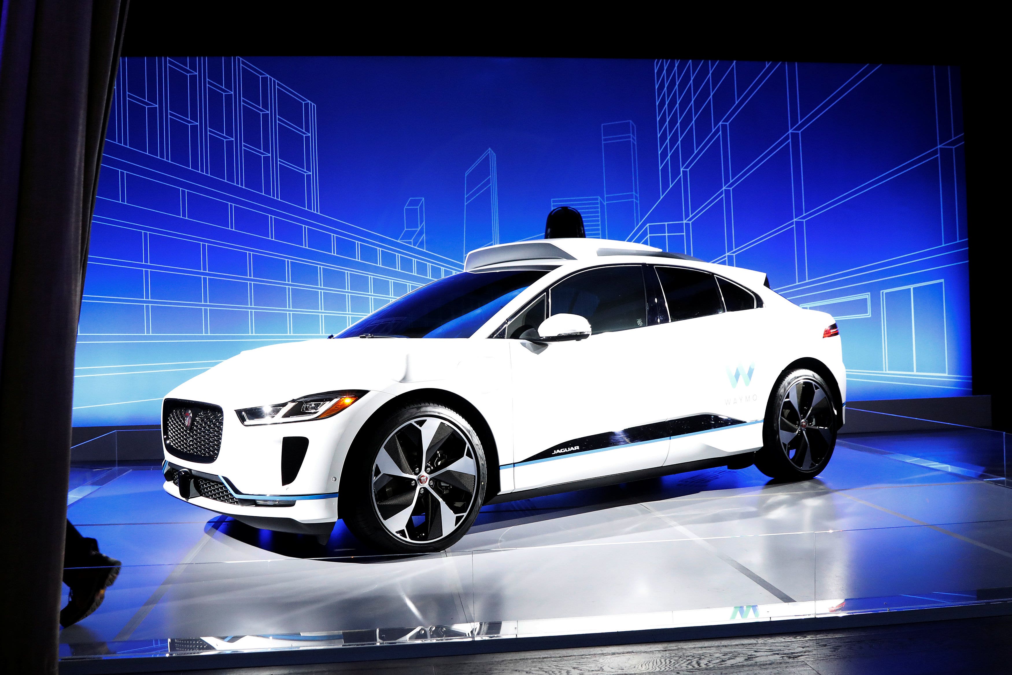 Jaguar i shop pace self driving