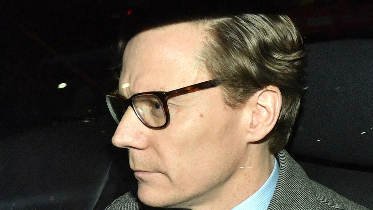 Meet Alexander Nix, Cambridge Analytica’s suspended CEO Fox Business