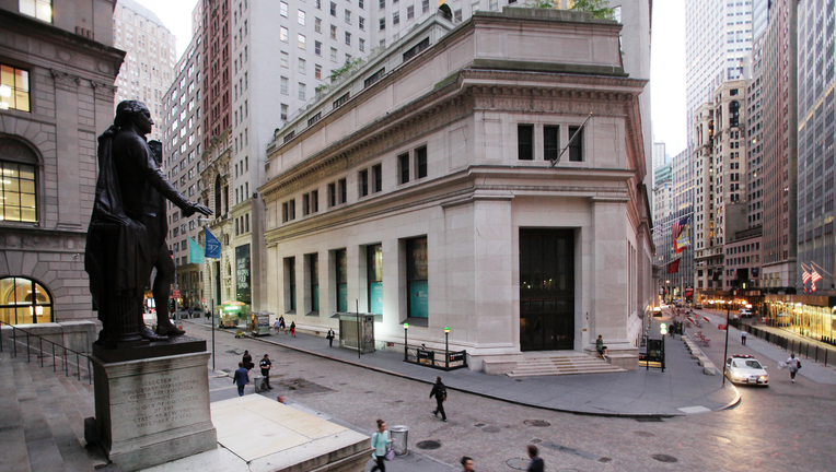 Rhumbline Advisers Decreases Holdings in Signet Jewelers Ltd. (SIG) Rhumbline Advisers Decreases Holdings in Signet Jewelers Ltd. (SIG)