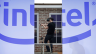 Intel's 2Q results top analyst views, lifting stock