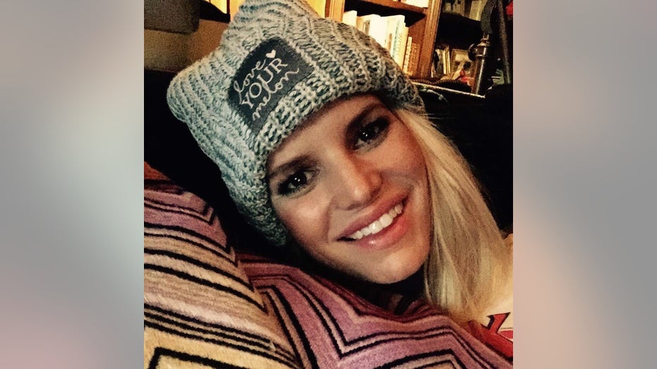 jessica simpson, love your melon