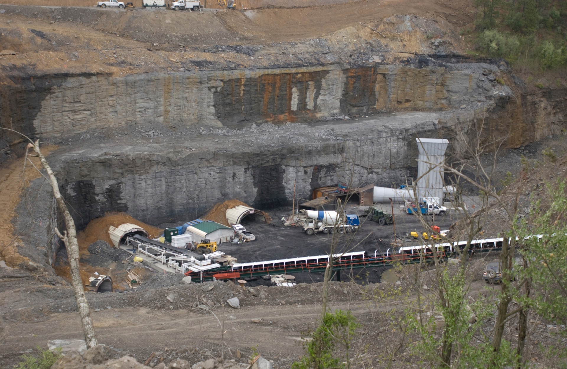 Feds Kentucky coal mine supervisors cheated on dust samples Fox Business