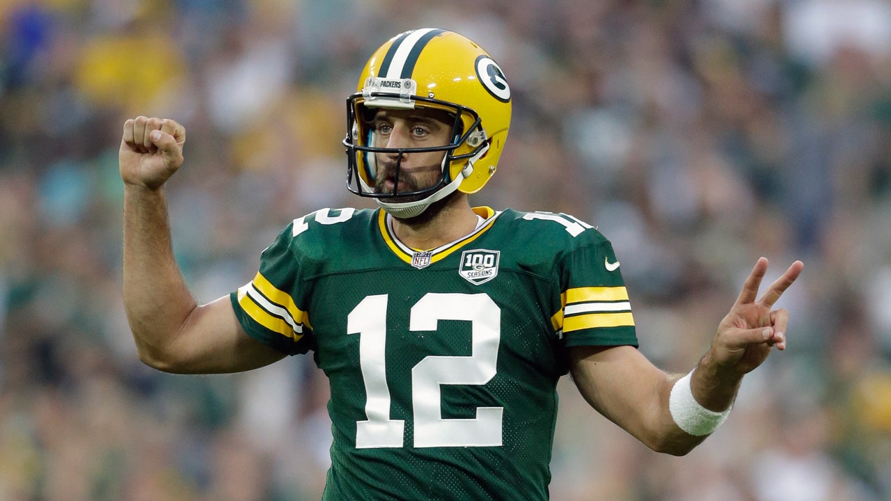 Nfls Aaron Rodgers To Sign Record Contract With 100m