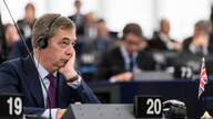 UK's right-wing Farage vows to end Brexit 'sell-out'