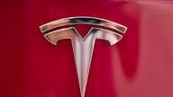 Tesla stock drops closer to pre-Musk tweet level