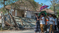 Death toll from quake that hit Indonesian island passes 430
