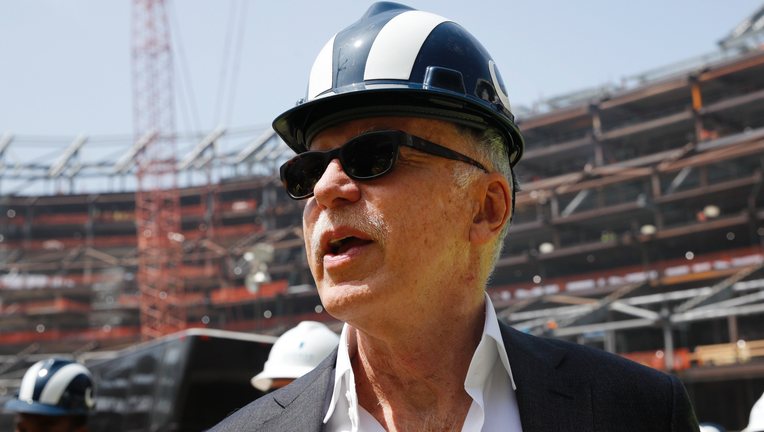 Kroenke wins full control of Arsenal after Usmanov agrees to sell