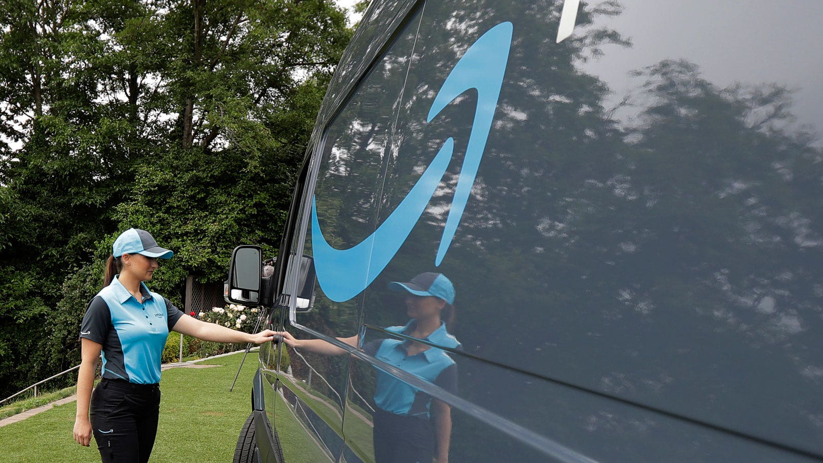 Amazon orders 20000 vans best sale