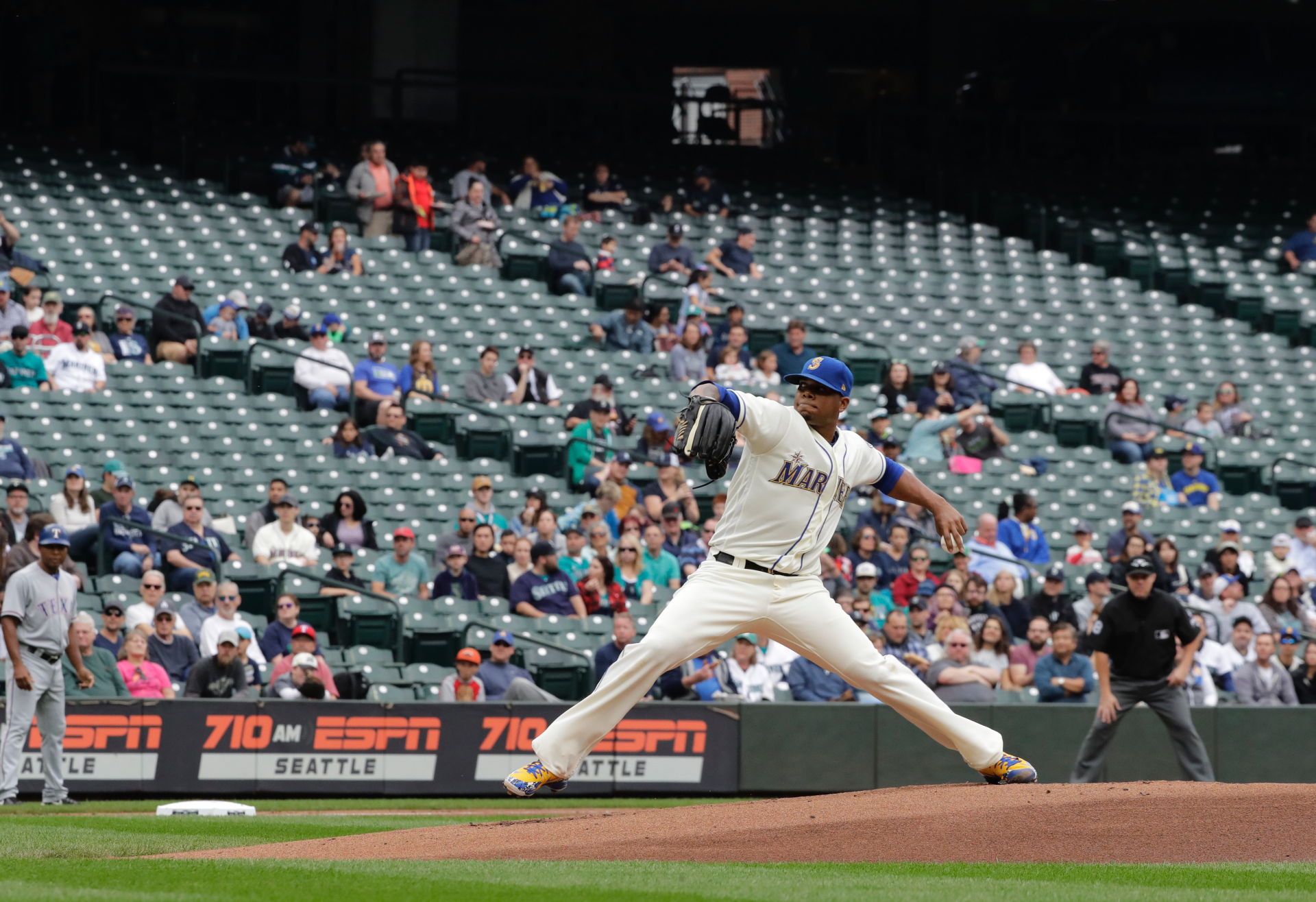 MLB attendance down 4 percent as 6 ballparks set lows Fox Business